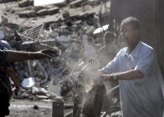 trying to save goods from his shop in nabattiyeh 19-7 ap